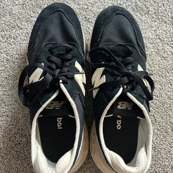 New Balance Women's Fresh Foam X70 Leopard Casual Sneakers Size 8.5 - Picture 2 of 5